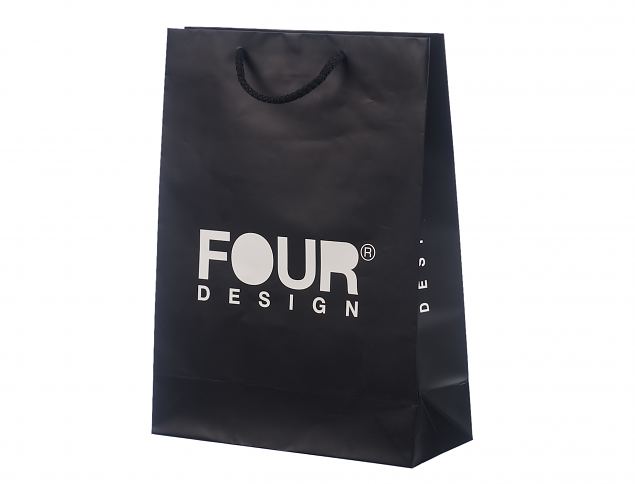 Stilig eksklusiv papirpose med god slitestyrke. Gratis frakt til Norge. Tilgjengelig b�de med og u