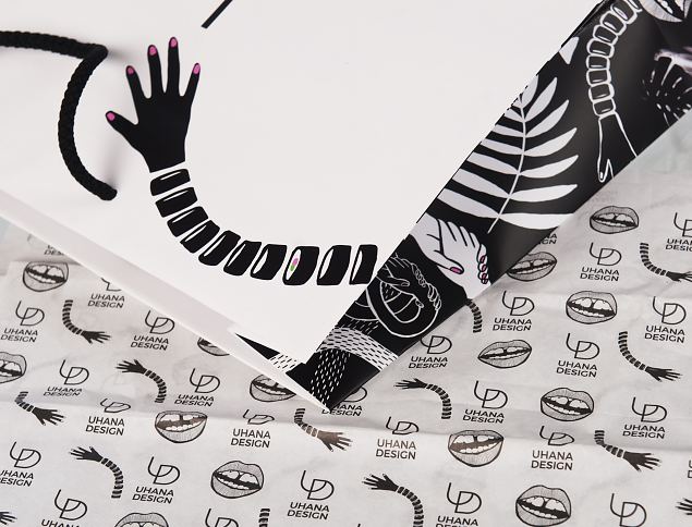 Stilig h�ndlaget papirpose med god slitestyrke. Velg mellom flere ulike st�rrelser. 