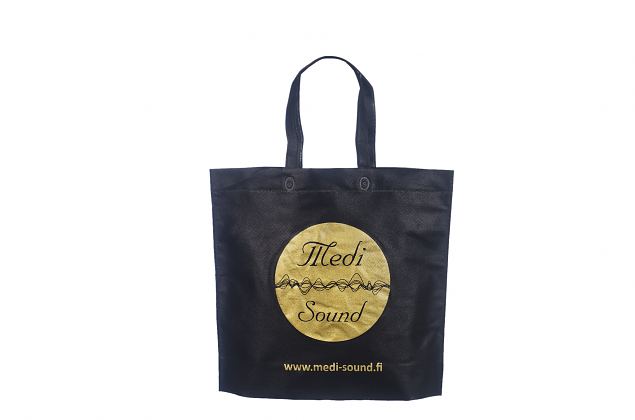 Tekstiilist kott, mis on valmistatud musta v�rvi non woven kangast. Kotile on logo tr�kitud kuldse